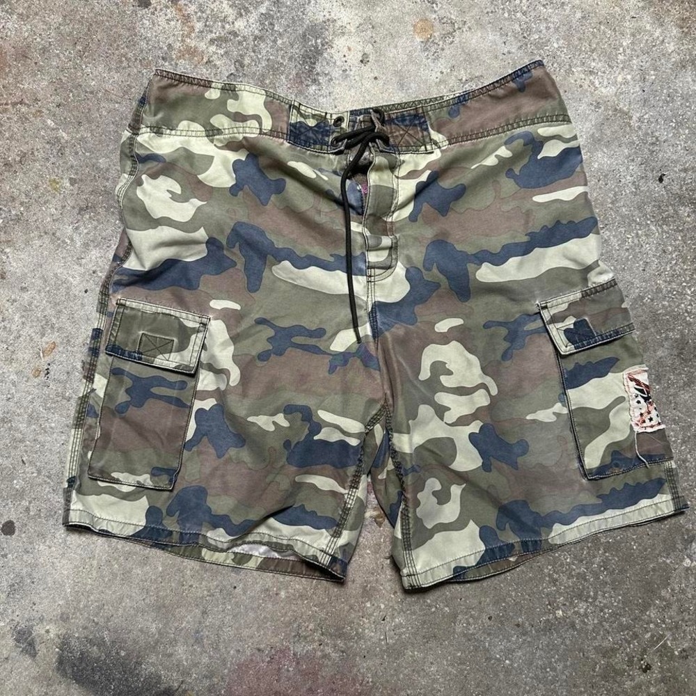 Mossimo Camo cargo short board shorts with adjustable waist Size 38